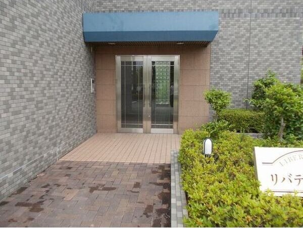 神戸電鉄三田線 田尾寺駅 徒歩23分 4階建 築25年の玄関写真