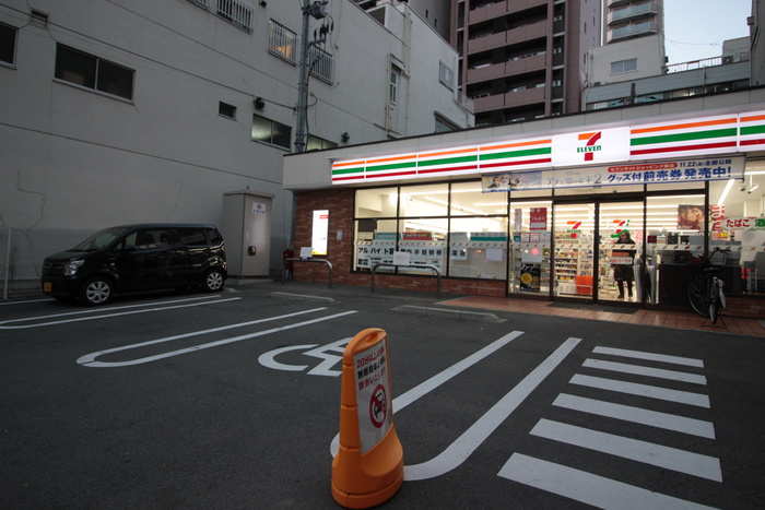 コンビニ　セブンイレブン（コンビニ）まで42m