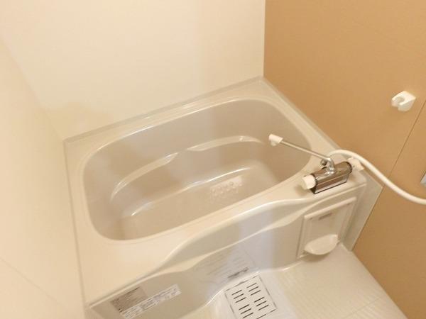バス・シャワールーム　浴室乾燥機付きバス！