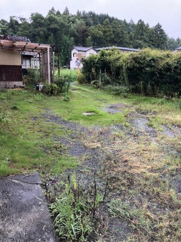 駐車場　他にも駐車可能な庭あり