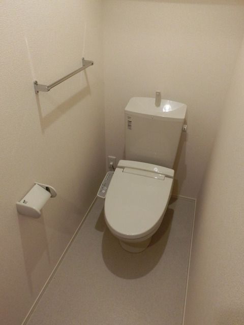 トイレ　ウォシュレット付き