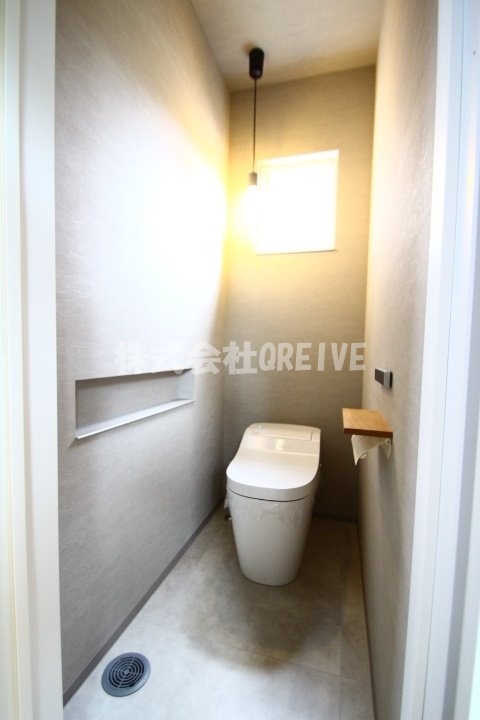 ＪＲ東海道本線 石山駅 徒歩17分 2階建 築4年のトイレ写真