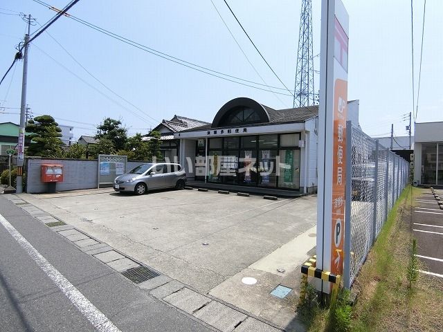 郵便局　津博多郵便局（郵便局）まで593m