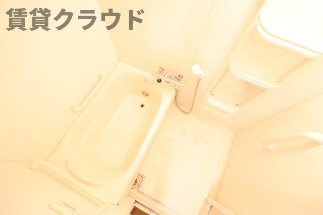 バス・シャワールーム　清潔感あるお風呂で、一日の疲れを癒しましょう！
