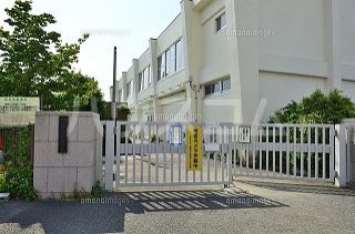 中学校　稲城市立稲城第一中学校（中学校）まで113m