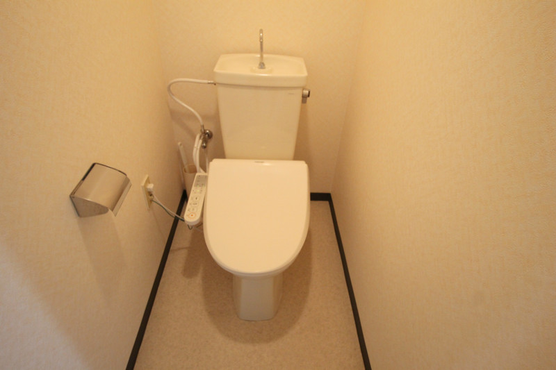 北大阪急行 緑地公園駅 徒歩23分 7階建 築44年のトイレ写真