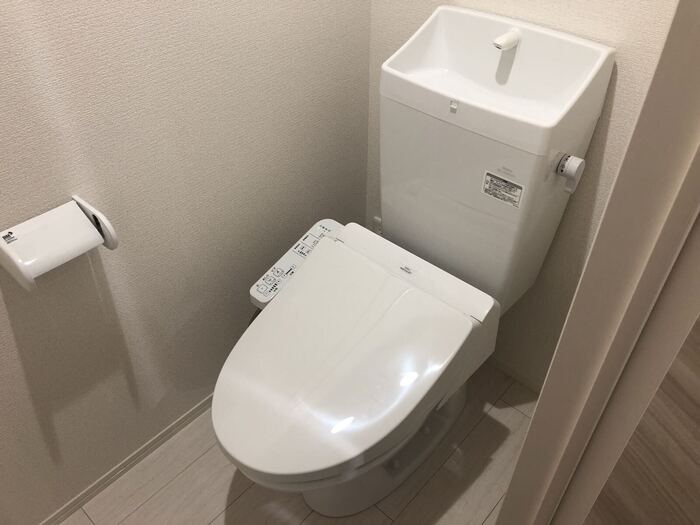 トイレ　温水洗浄暖房便座