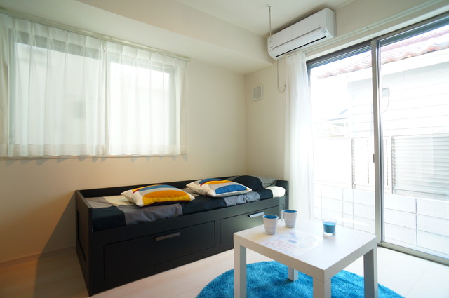 居室・リビング　２面採光のお部屋です☆※家具付ではございません！