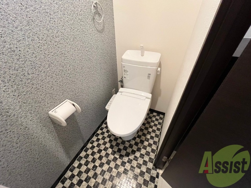 トイレ　こちらはトイレです。清潔感があり、安心して使用できます。