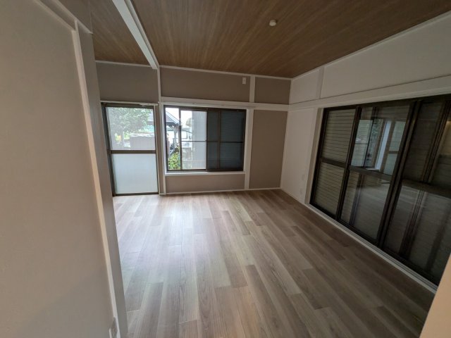 寒川町宮山戸建の居間写真
