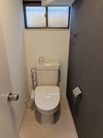 寒川町宮山戸建のトイレ写真
