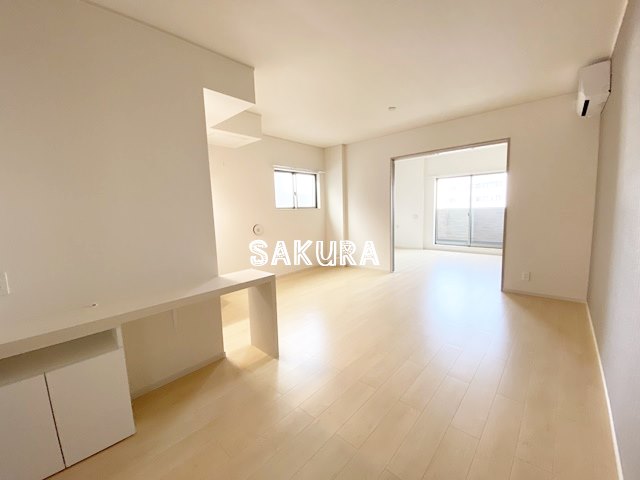 居室・リビング　開放感のあるゆったりとしたお部屋です♪