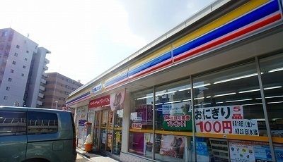 コンビニ　ミニストップ越谷西口店（コンビニ）まで120m