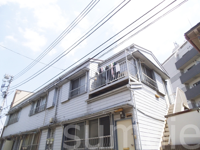 建物外観　2階建てです☆