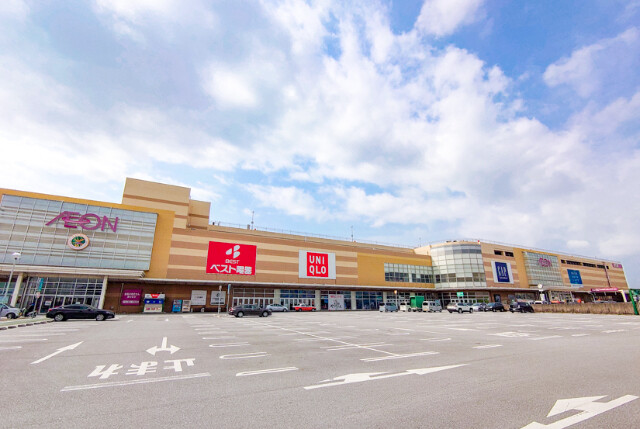 スーパー　イオン南風原店（スーパー）まで588m