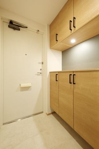 ＪＲ山手線 田町駅 徒歩12分 15階建 築36年の玄関写真
