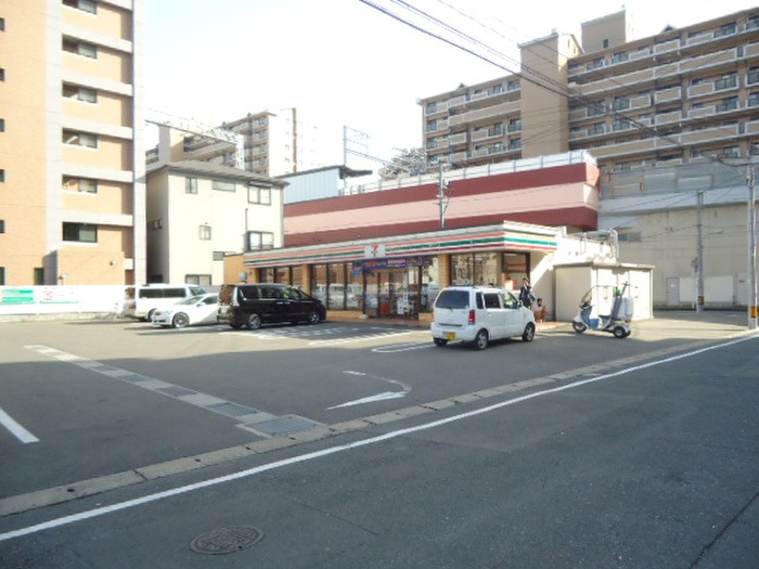 コンビニ　セブンイレブン博多竹下1丁目店（コンビニ）まで285m