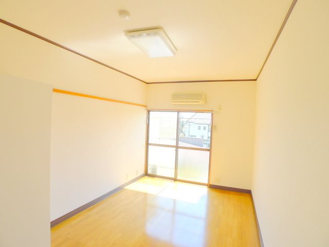 ハイツキムラAの居間写真
