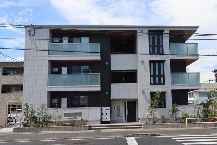 建物外観　落ち着いた雰囲気の外観です