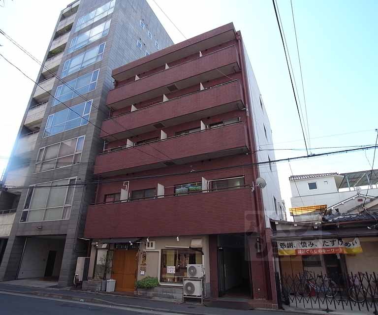 アルバドール山双の外観写真