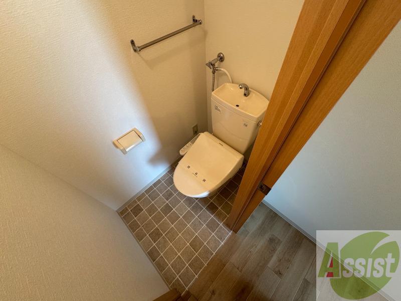 トイレ　トイレです。ウォシュレット付を探している方、おすすめです。
