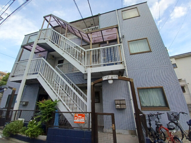京急本線 梅屋敷駅 徒歩9分 3階建 築34年の外観写真