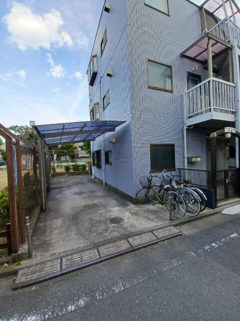 京急本線 梅屋敷駅 徒歩9分 3階建 築34年の外観写真