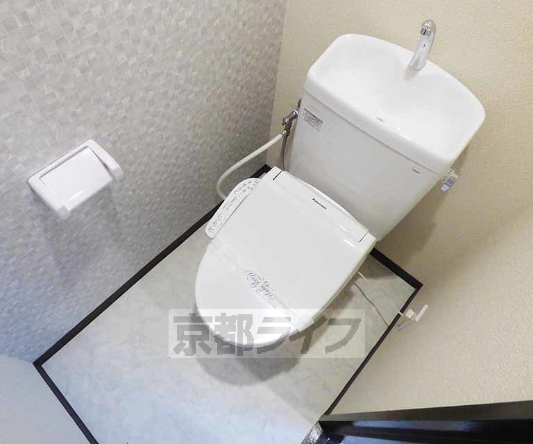 ＪＲ山陰本線 太秦駅 徒歩12分 3階建 築43年のトイレ写真