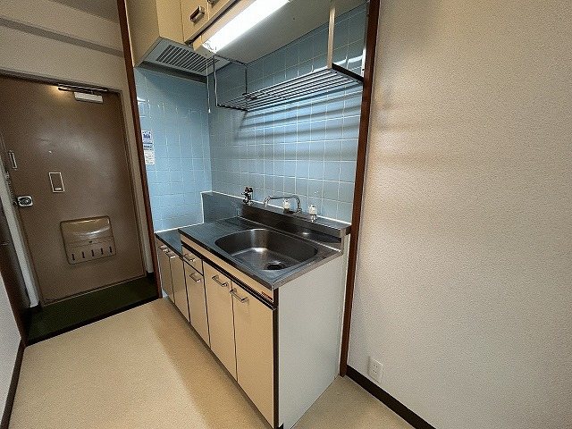 キッチン　同物件別部屋