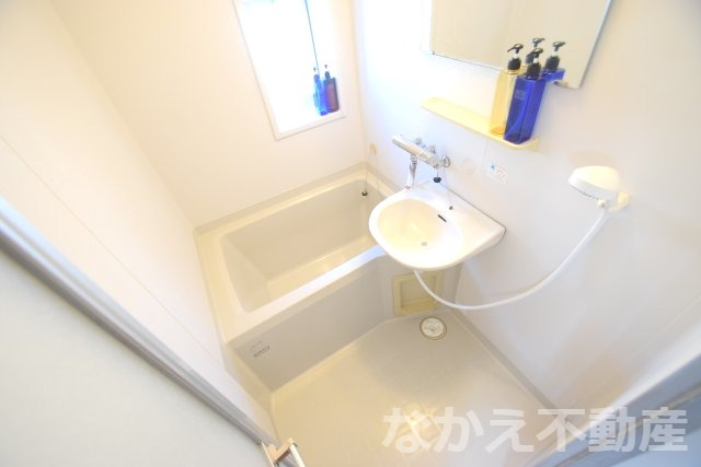 バス・シャワールーム　ゆったり過ごせるお風呂です