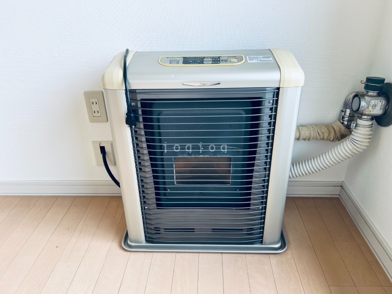 その他設備　冬はあったか石油ストーブです。