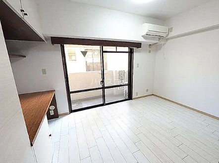 居室・リビング　参考写真：別部屋タイプ
