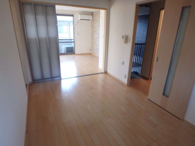 シャーメゾン佐藤 C棟の居間写真