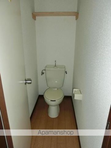 ＪＲ中央線 三鷹駅 徒歩11分 2階建 築38年のトイレ写真