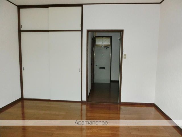 ＪＲ中央線 三鷹駅 徒歩11分 2階建 築38年の内装写真