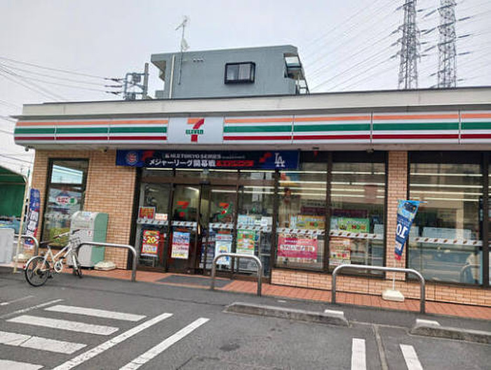 コンビニ　セブンイレブン（コンビニ）まで223m