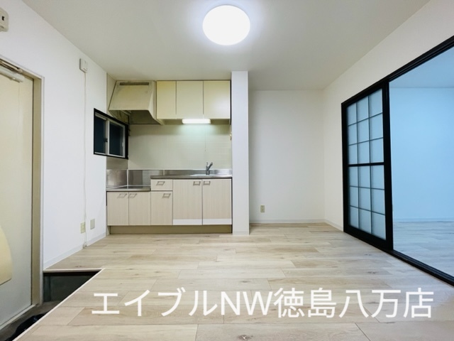 サンステージ上助任の居間写真