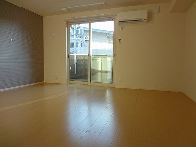 居室・リビング　室内