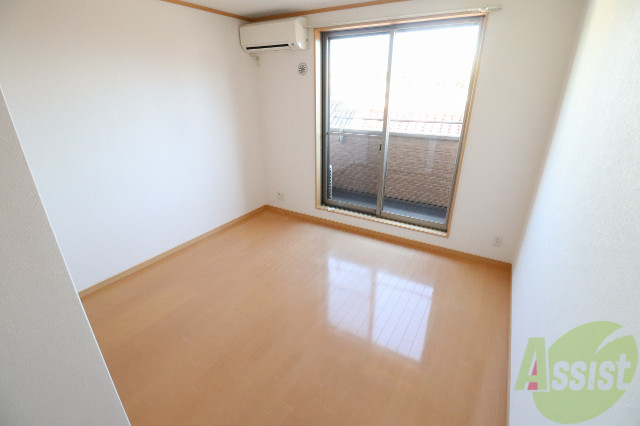 居室・リビング　明るいお部屋でリラックスできそう