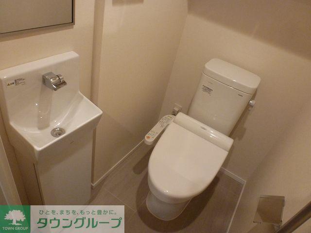 トイレ　Dタイプ2014年3月撮影 同タイプ1303号室の写真です。