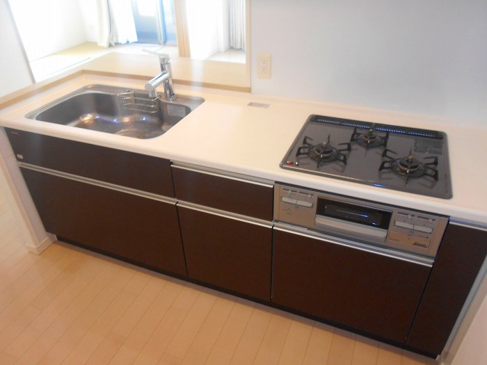 キッチン　同タイプ別部屋参考写真です