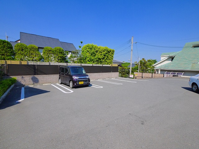 駐車場　駐車場があります