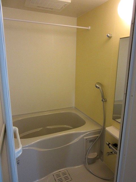 バス・シャワールーム　追炊き・浴室乾燥付いてます♪