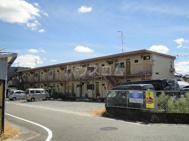 清水ハイツの建物外観