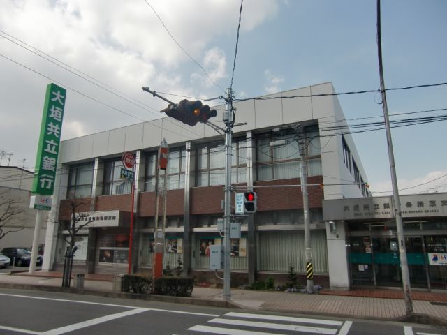 【サンシャインビルの銀行】