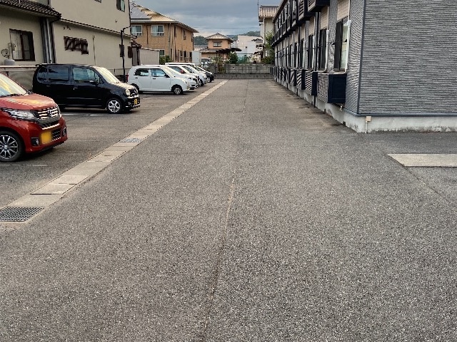 駐車場　エントランス