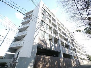 横浜市緑区三保町のマンションの建物外観