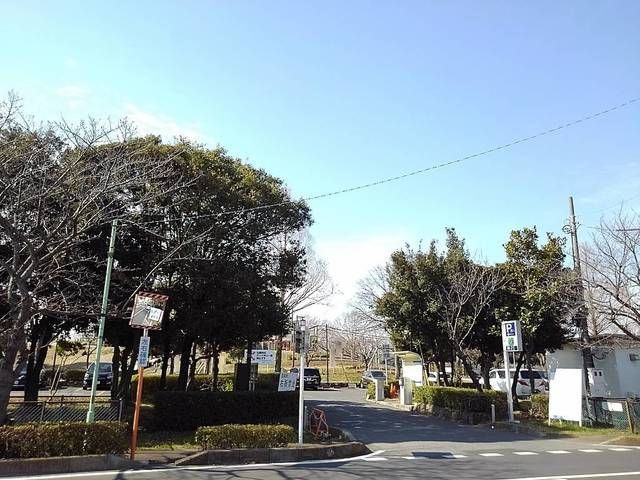 【三郷市高州のアパートの公園】