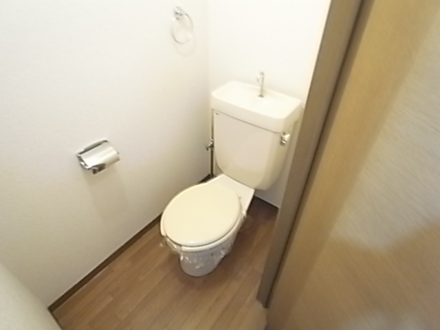 【宝塚市梅野町のアパートのトイレ】