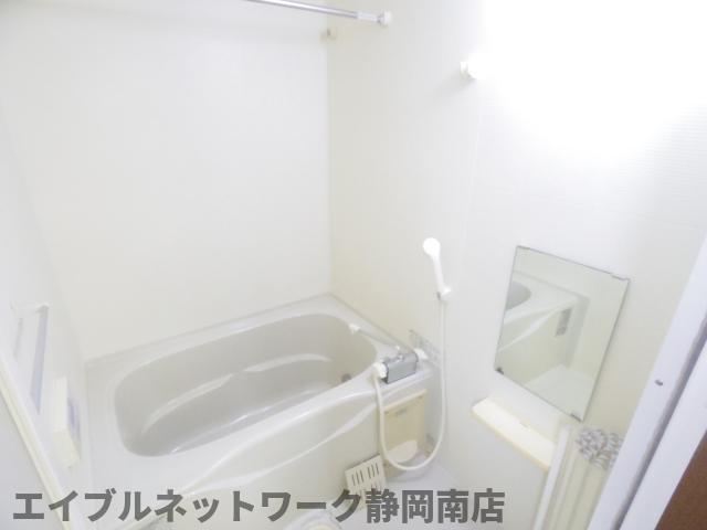 バス・シャワールーム　お風呂で日々の疲れを落としましょう
